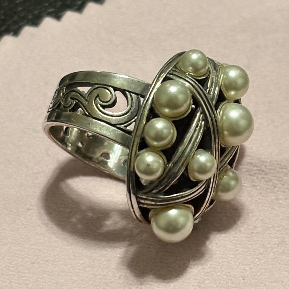 Brighton Cluster Cream Faux Pearls Domed Cocktail Ring Silver tone Sz 7 - Picture 4 of 5